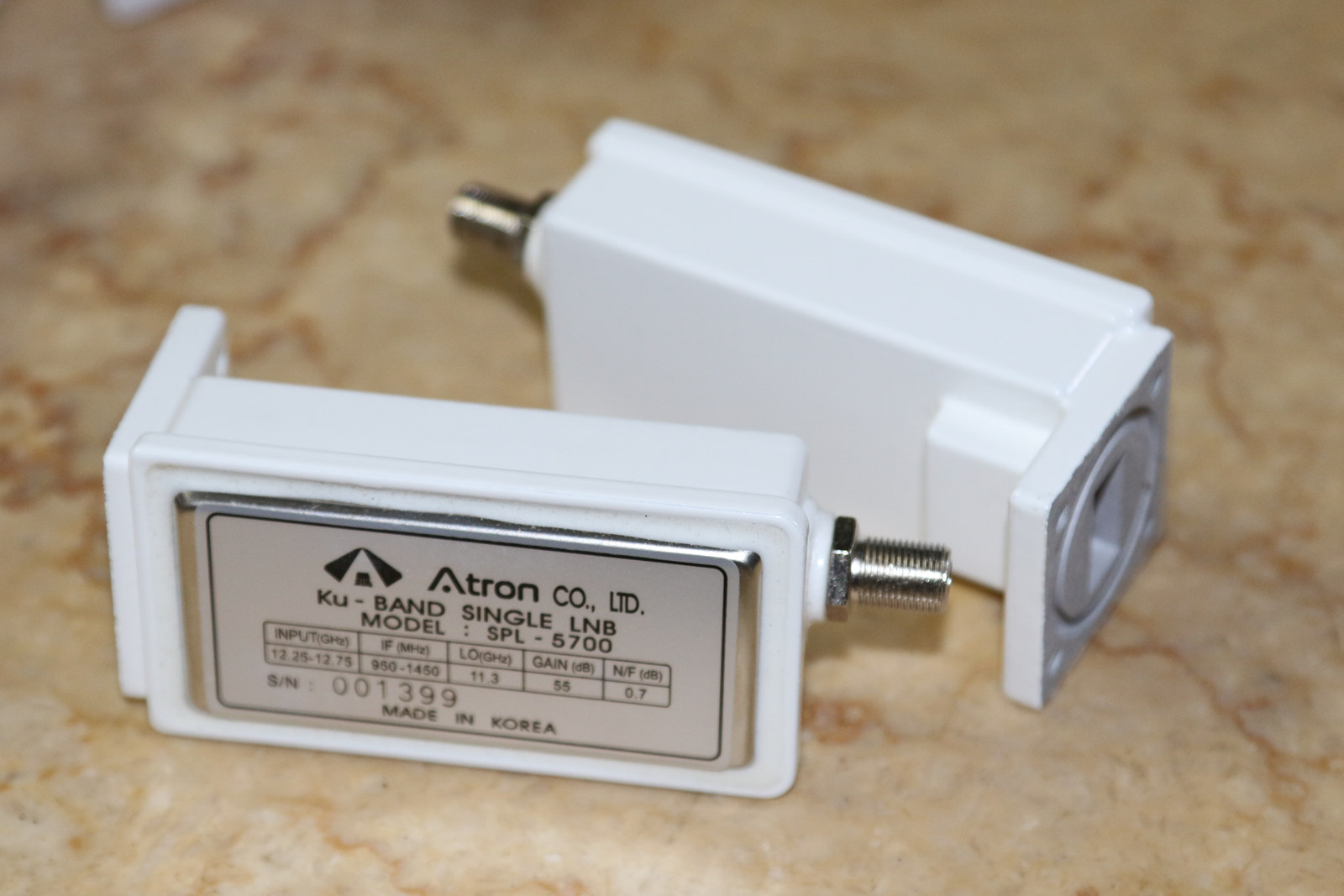 SPL-5700衛星高（gāo）頻（pín）頭