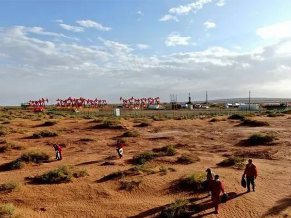 華(huá)北巴彥油田打出內蒙古西(xī)部最深水平井(圖1) 華北巴彥油田打(dǎ)出(chū)內蒙古西部最深水平井(圖1)