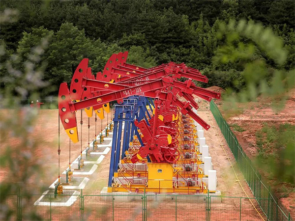 華北油田煤層氣高(gāo)效增產(圖1) 華北油田煤層氣(qì)高效(xiào)增(zēng)產(圖(tú)1)